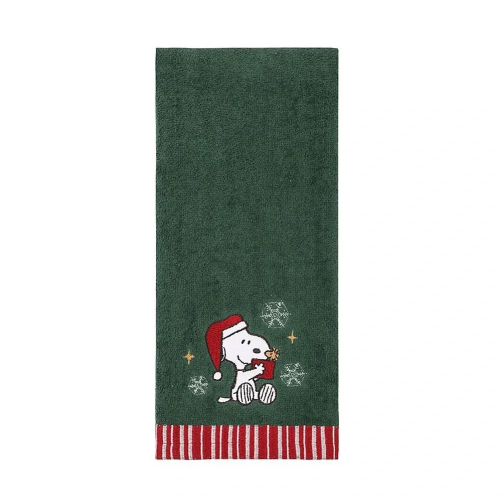 Peanuts Snoopy Christmas Holiday Hand Towel Collectible NWT
